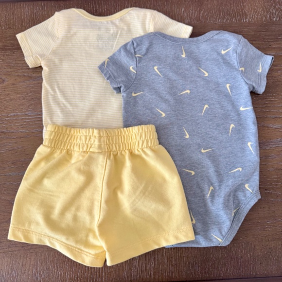 Nike Onesie Shorts Set 6 months - Picture 8 of 8